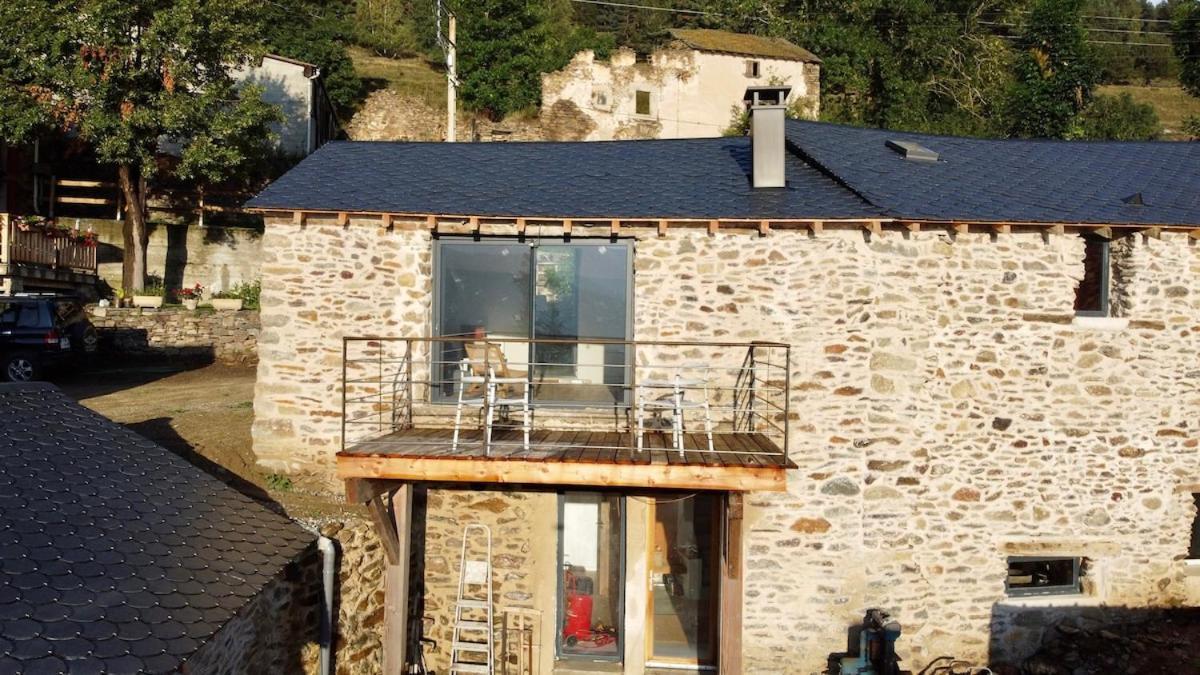 La Petite Bergerie En Pierre Surplombant Le Lac Real 외부 사진