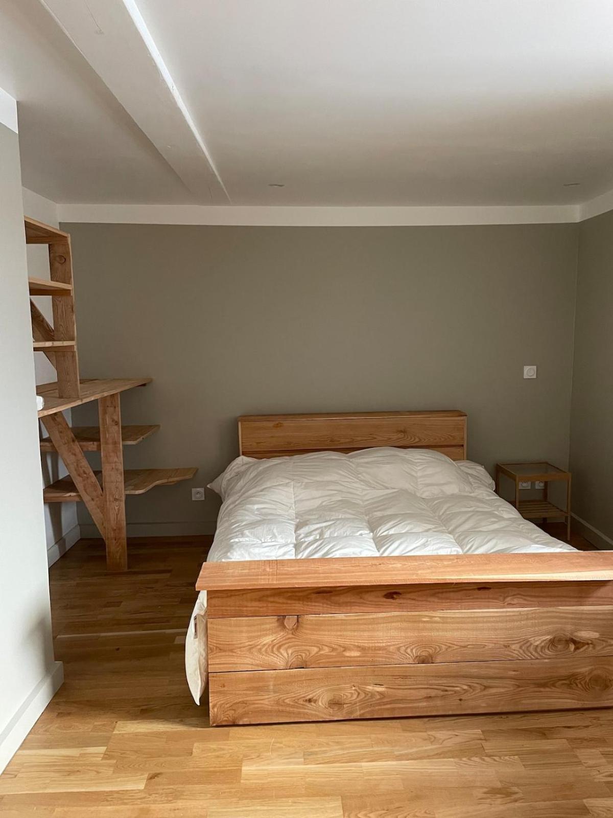 La Petite Bergerie En Pierre Surplombant Le Lac Real 외부 사진